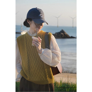 韩系复古温柔黄色针织马甲背心女春秋叠穿衬衫外搭无袖马夹短上衣