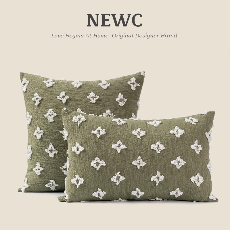 NEWC新宸优品 轻奢小花朵抱枕ins可爱绿靠枕客厅沙发簇绒提花靠垫