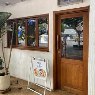 定制松木入户门 网红店铺实木门窗 上下折叠窗 左右推拉窗 悬停窗