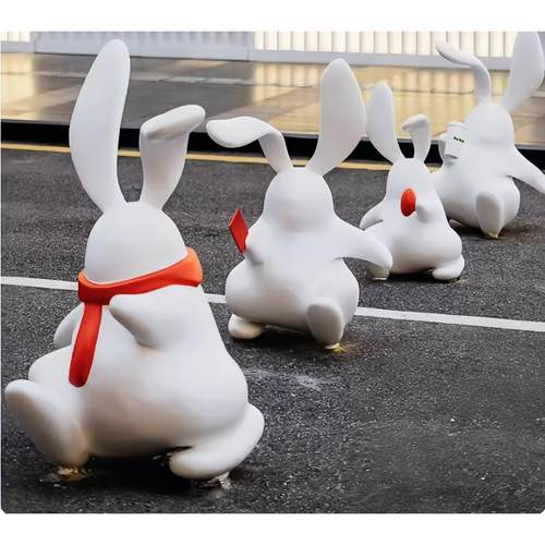 户外玻璃纤维卡通抽象兔子雕塑商场样品屋展示中心社区草坪落地彷