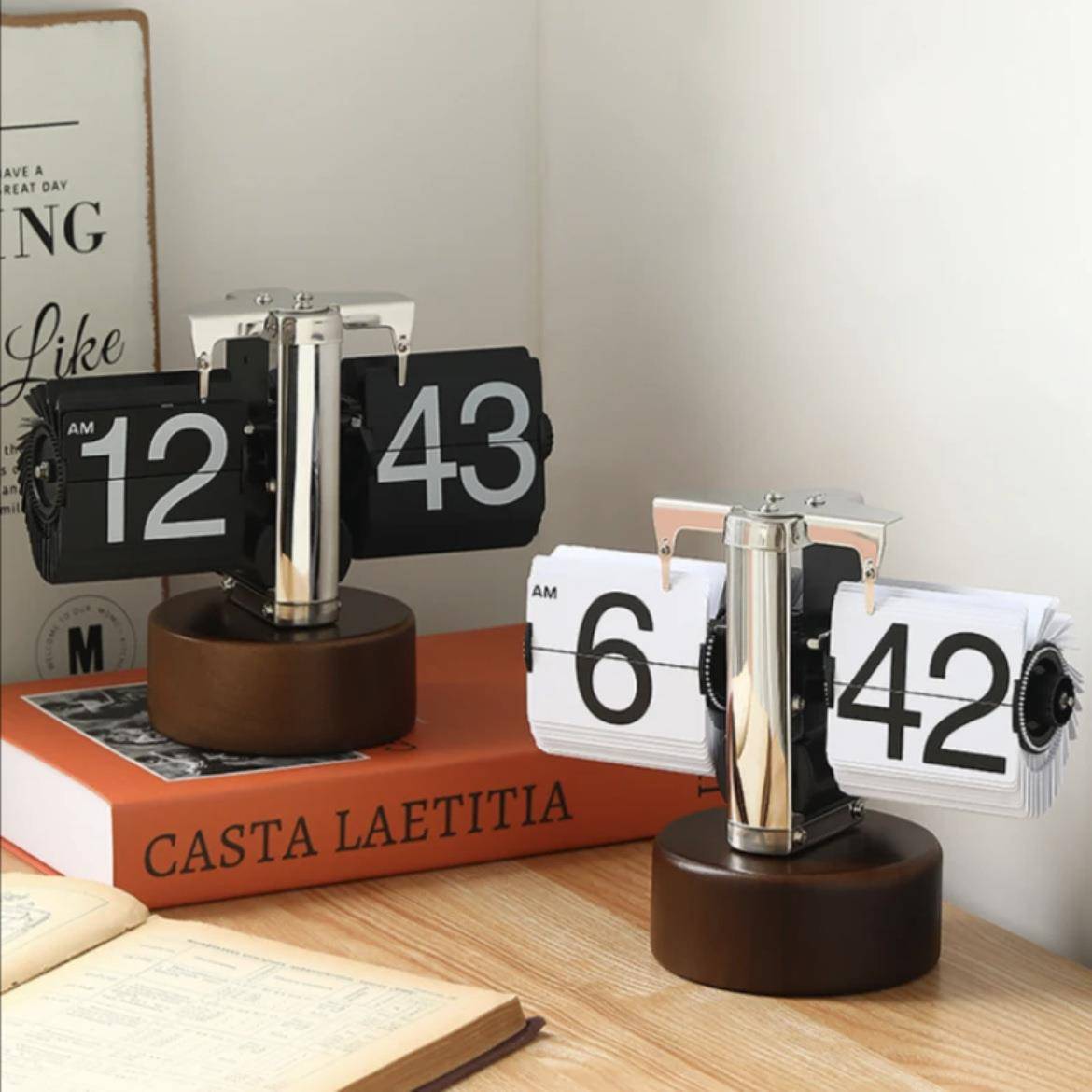 妙刻胡桃木小天平自动翻页钟表经典欧式客厅桌面座钟单脚时钟