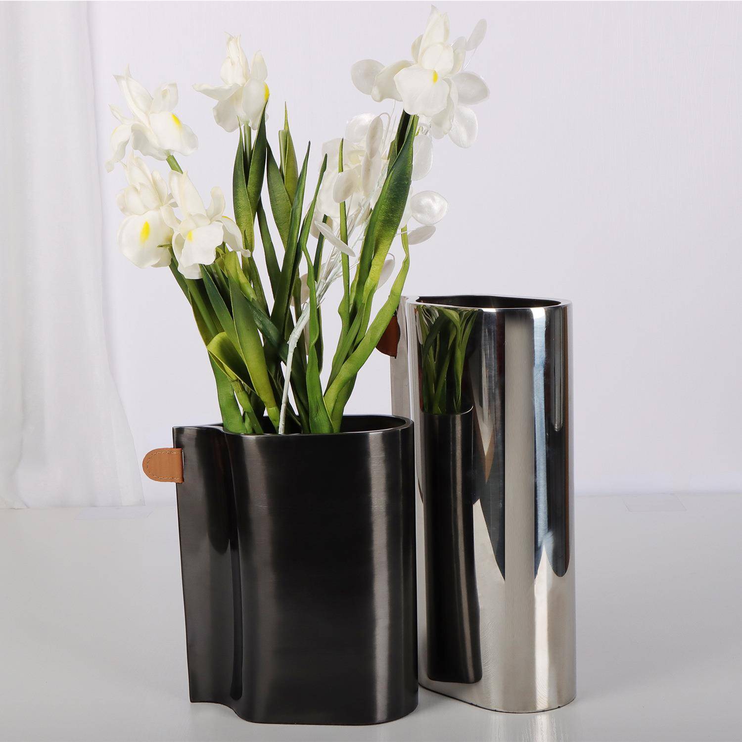 高档轻奢皮革不锈钢花器样板房别墅电视柜桌面插花简约装饰品摆件