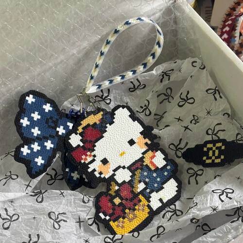 HelloKitty拼豆成品钥匙扣挂件包挂可爱送朋友礼物七夕凯蒂猫装饰