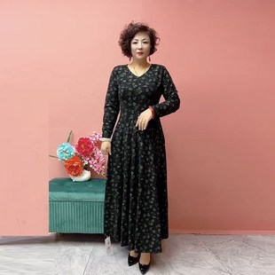 中年妈妈春装连衣裙新款洋气高贵中老年女坠感长袖碎花减龄大摆裙