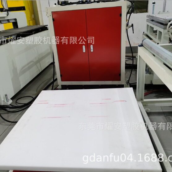 ABS,PP,PE,POM,PMMA厚板挤出线挤出机价格优惠