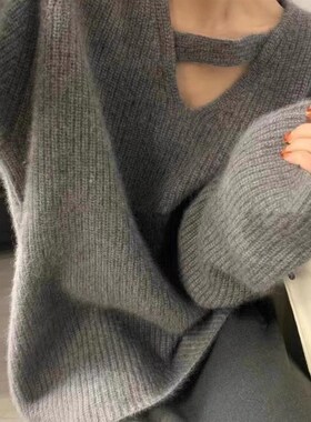 灰色v领镂空e针织毛衣女秋冬2024新款高级感慵懒风浣熊绒套头上衣