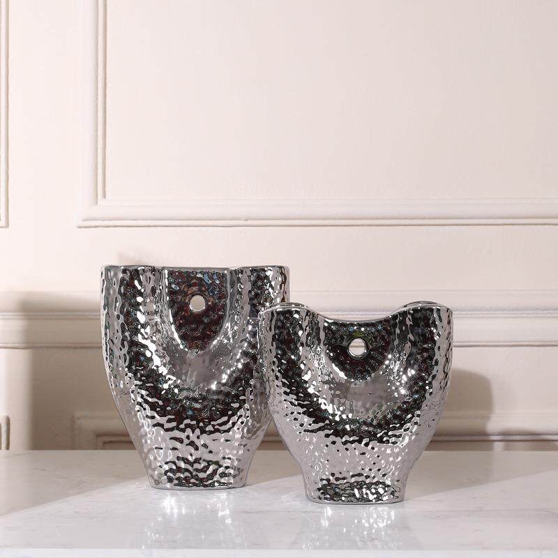 代现金色锤点镂空细长颈花瓶视柜民宿酒店无品牌/金色U电陶形瓷花