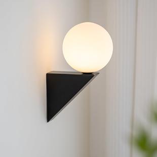 极简卧室床头灯创意三角玻璃圆球壁灯设计师客厅走廊背景墙装饰灯