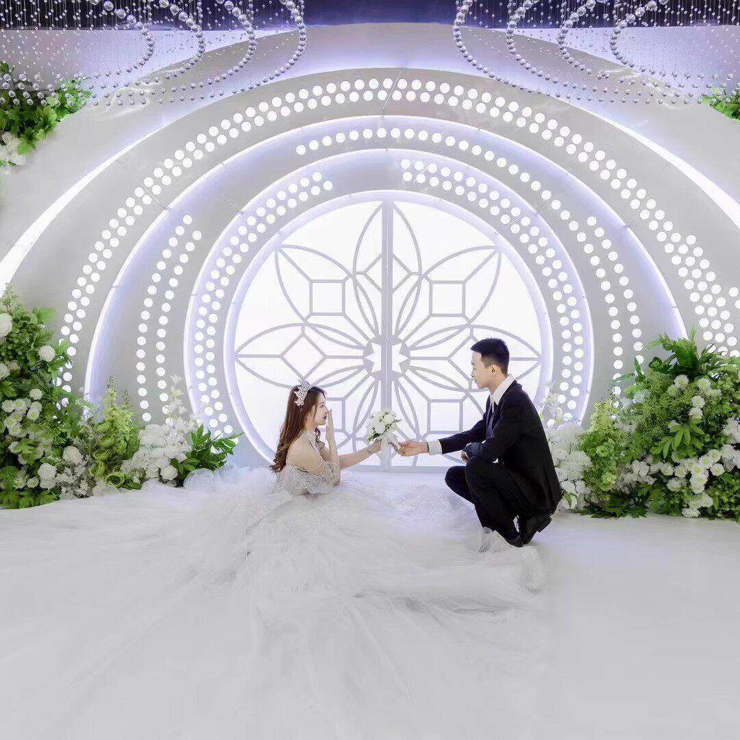婚庆婚礼堂背景发光拱门大型铁艺雕刻道具婚礼堂舞台投射灯箱装饰