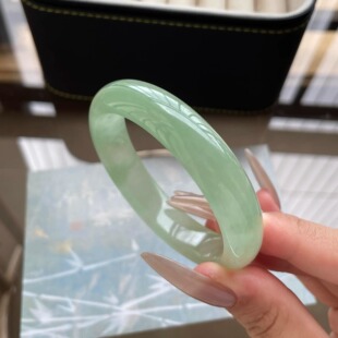 玉长情【青绿系列】高冰种缅甸翡翠玉手镯子女款浅油青冰透真玉镯
