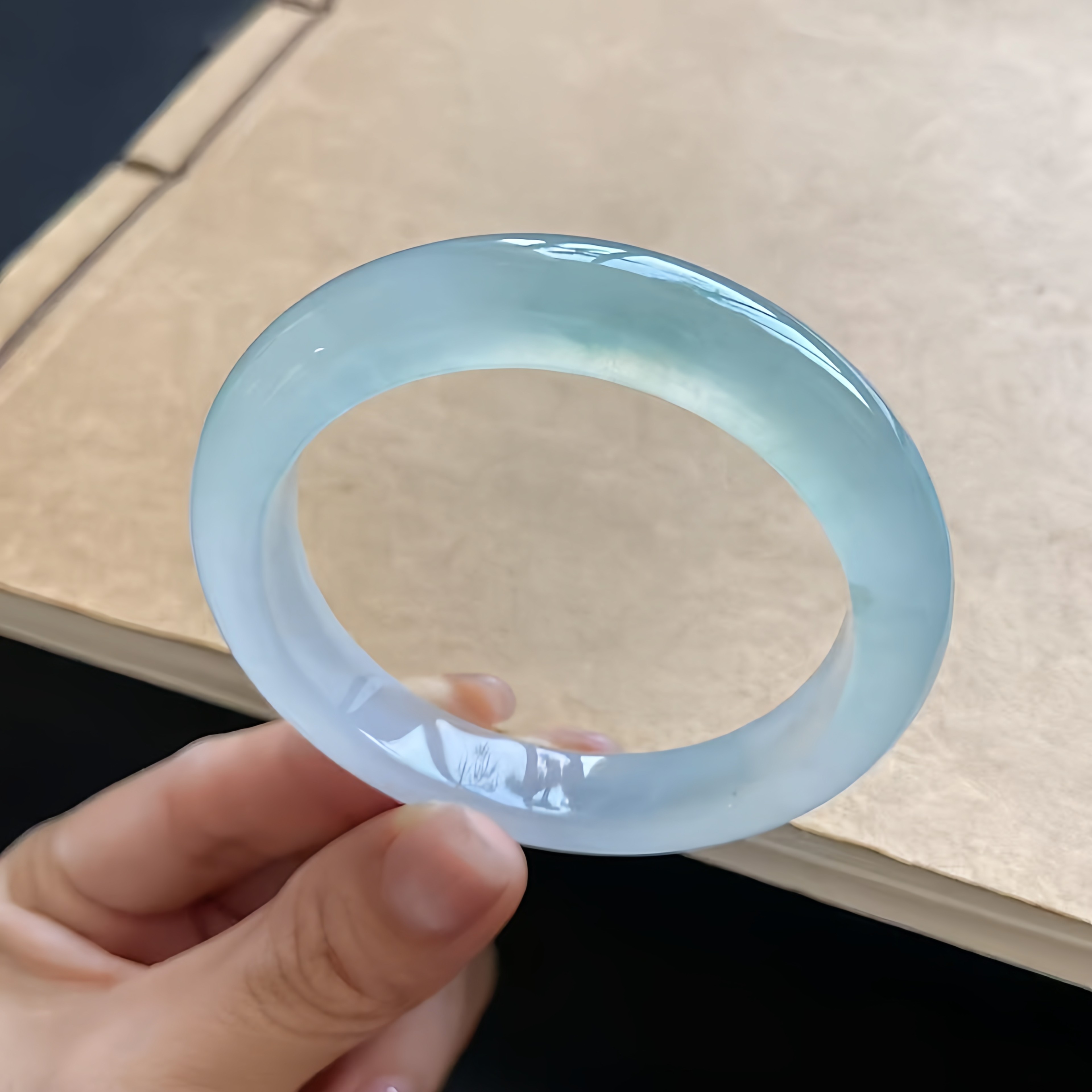 玉长情【湖水系列】缅甸翡翠玉手镯高冰种纯色平安镯女款蓝水处理