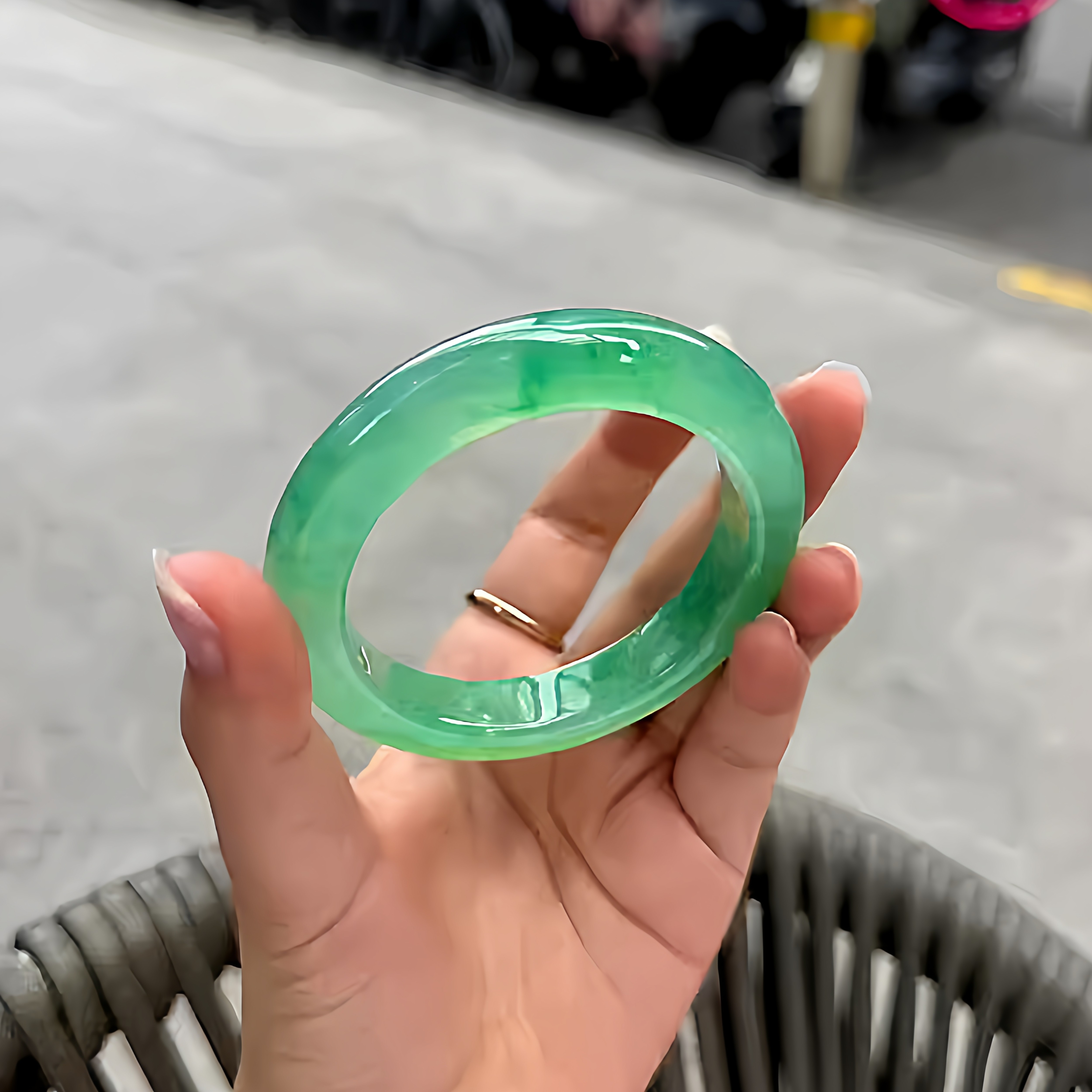 玉长情【绿枝系列】冰透飘花缅甸翡翠玉手镯油青女款贵妃玉石处理