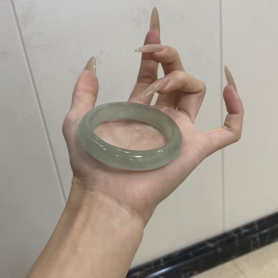 玉长情【丹青系列】翡翠玉手镯子