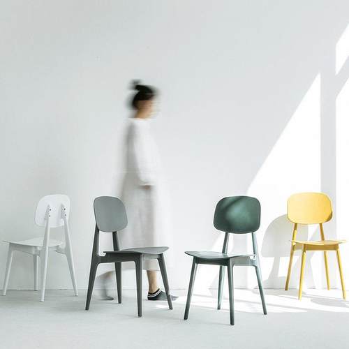 北欧创意塑料休闲餐椅 现代简约家用靠背书桌椅 餐厅咖啡ins椅子