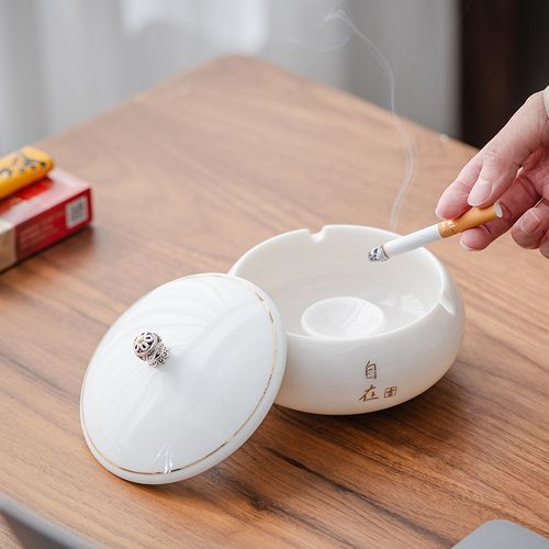 羊脂玉白瓷烟灰缸创意现代轻奢个性潮流办公室客厅U家用带盖防飞