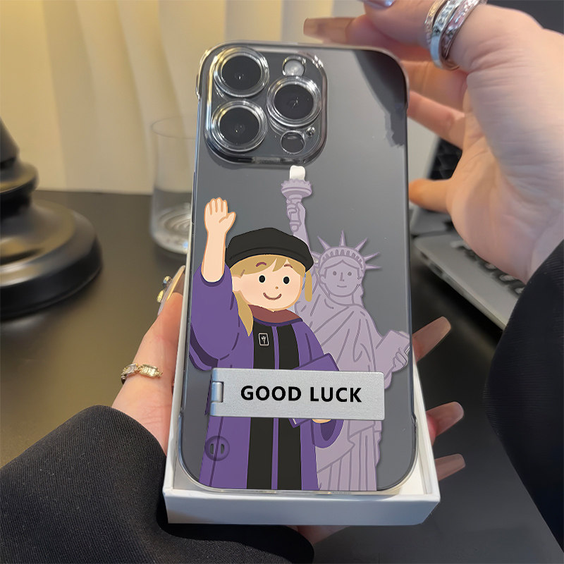 iPhone13手机壳带支架硬16PLUS无边框霉霉博士苹果14ProMax超薄红米NOTE15透明卡通17创意适用12小米CIVI4PRO