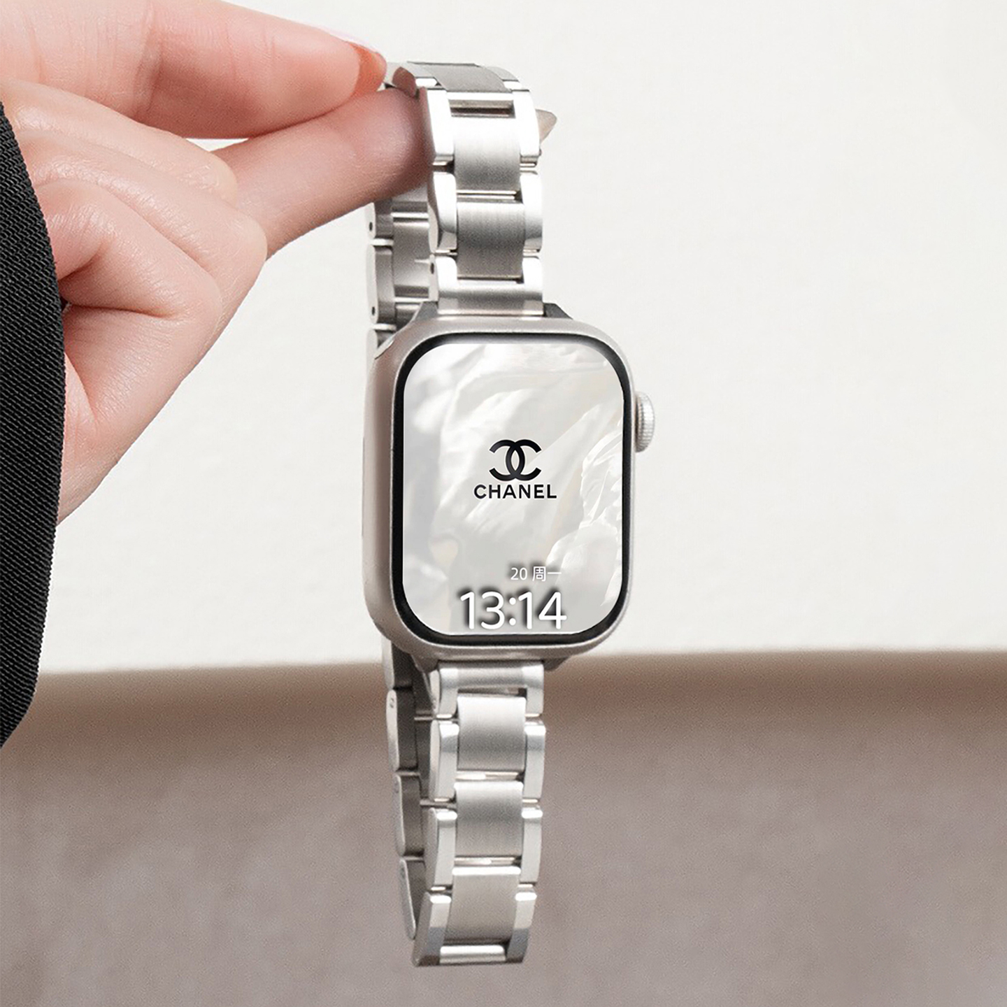 适用于苹果iwatchs10/s9手表新款表带S7三株不锈钢金属applewatchs8高级商务se蝴蝶扣表链时尚女款Ultra2腕带