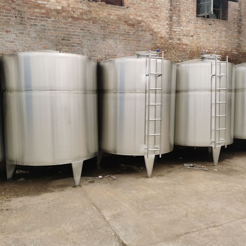 不锈钢储油罐立式304密封储w存罐3吨5吨10吨大型工业化工液体储罐