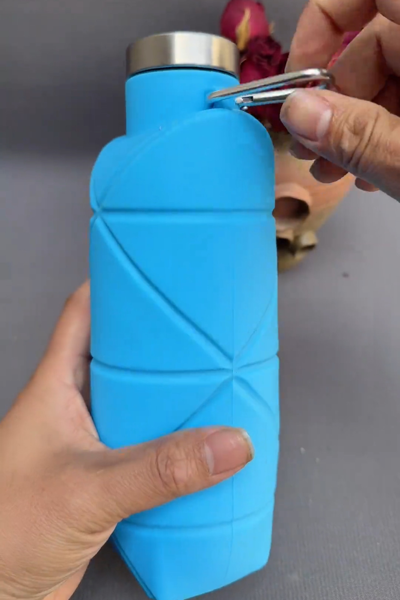 伸缩防烫户外骑行便携式蓝色带盖水瓶新款可折叠硅胶折叠水杯