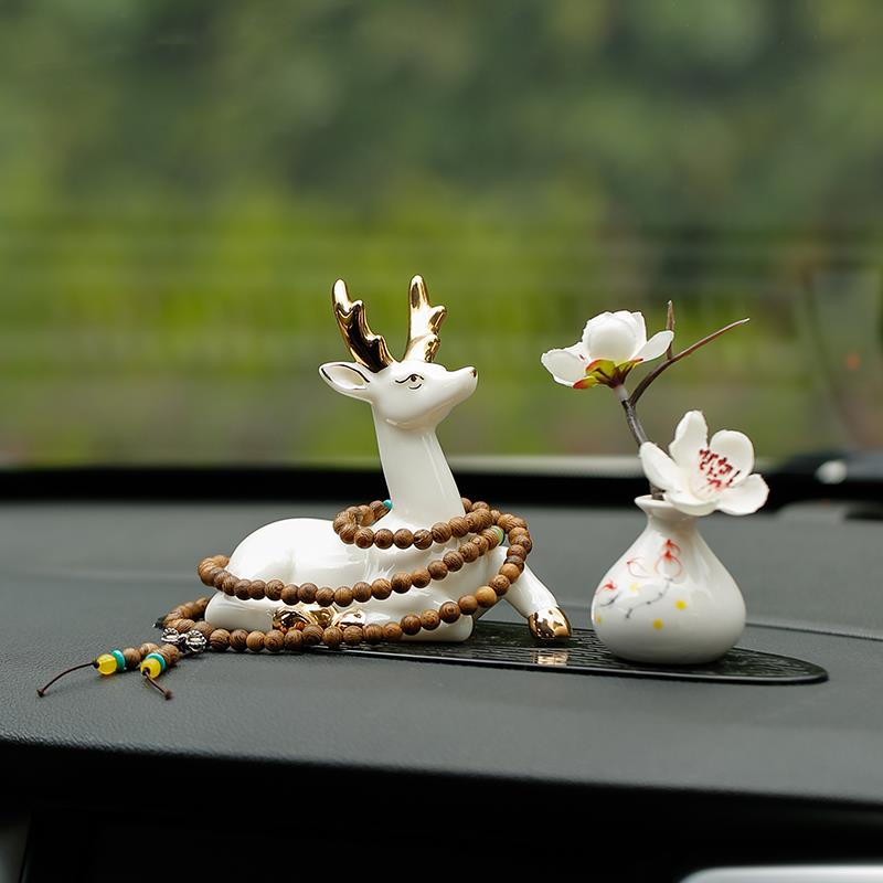 汽车摆件保平安中控台高档车载车内车内装饰品一路平安鹿香水座