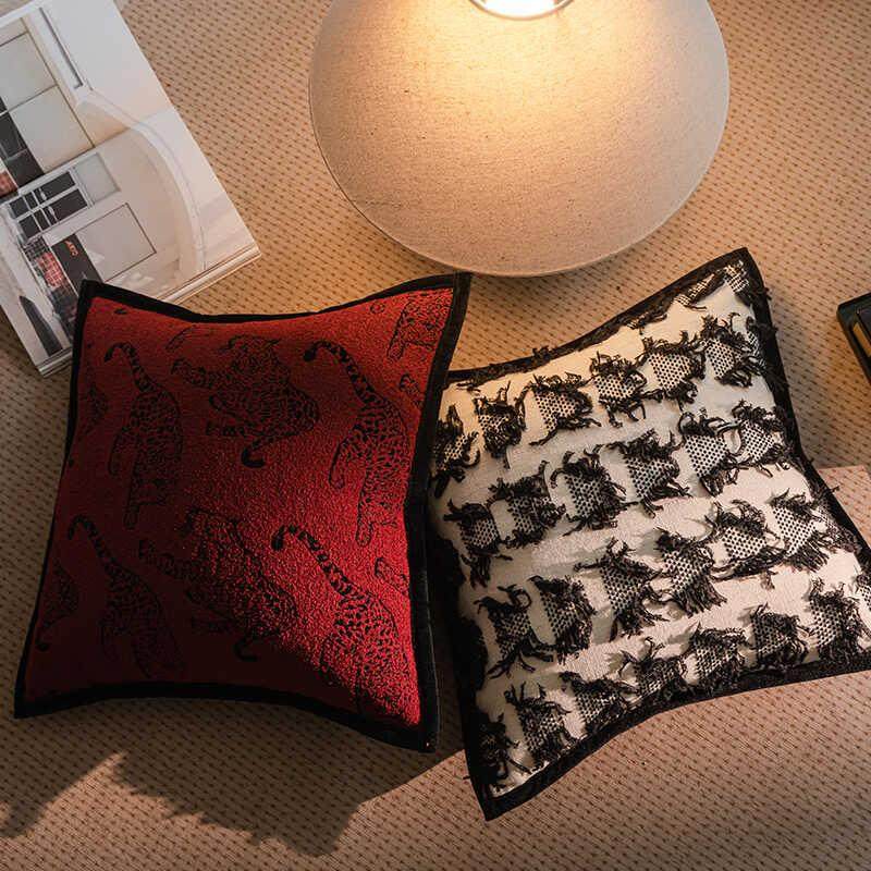 LING复古红色法式轻奢客厅沙发方形抱枕套名宿样板间靠垫床头靠枕