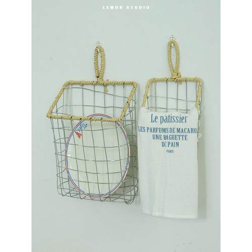 北欧ins铁艺编织壁挂杂志书架刀叉收纳筐家居墙面装饰杂物小挂篮