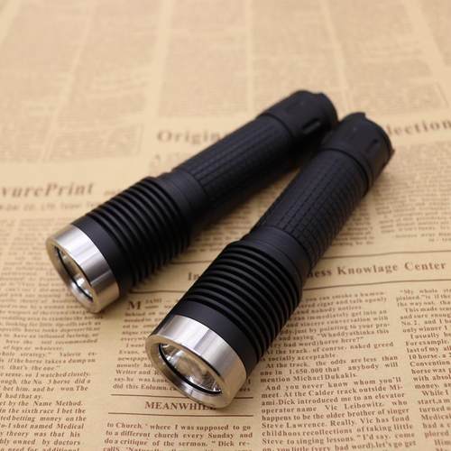 海星Z2手电筒SST40W灯珠中头泛光版 超亮远射便携户外家用可充电