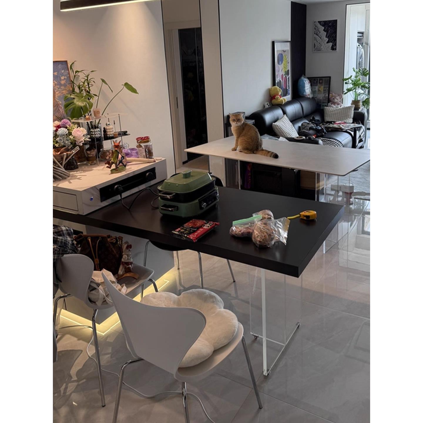 鱼肚白极简岩板岛台餐桌多功能亚克力悬浮餐桌定制小户型客厅吧台