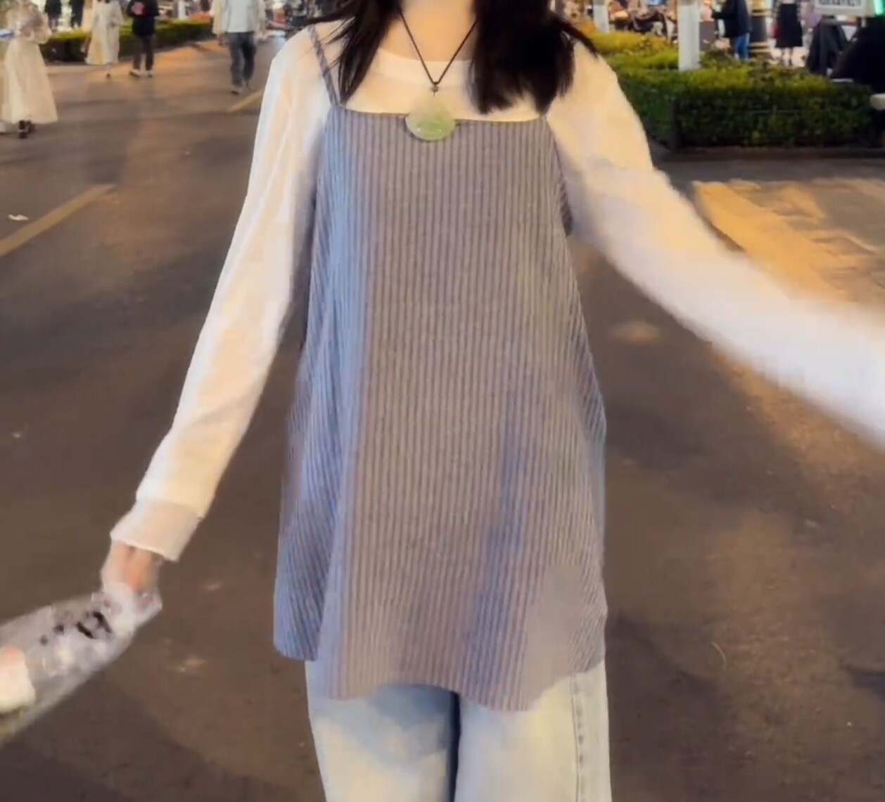 2025春季韩系外搭氛围感宽松显瘦设计慵懒风小众背心吊带