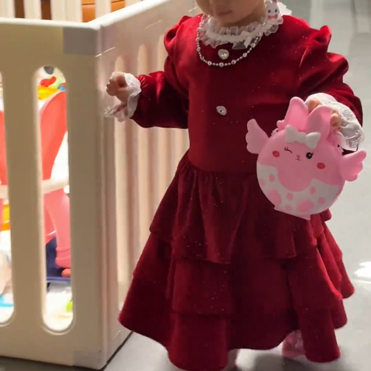 连衣裙红色新年战袍闪闪发光可爱气质女童百搭新款2026秋冬裙子