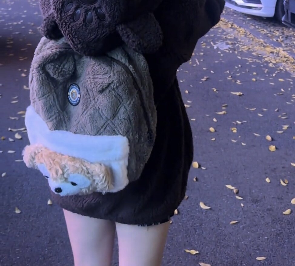 秋冬新款美拉德达菲熊水桶少女心可爱毛绒书包双肩包女