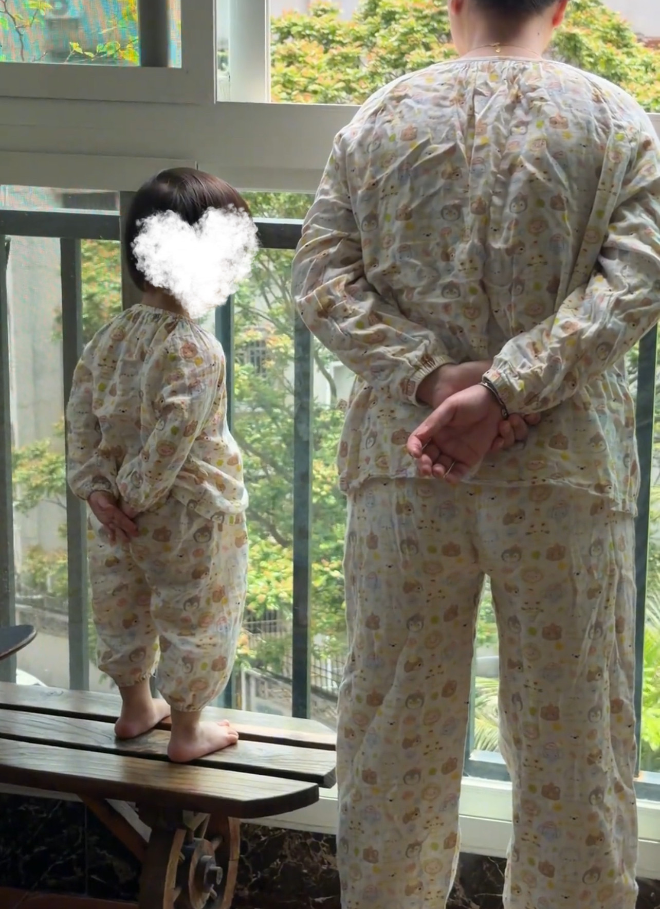 亲子装卡通可爱长袖长裤家居服套装新款夏季薄款圆领舒适柔软