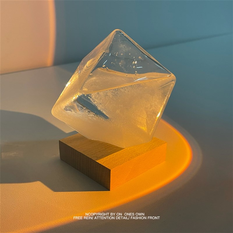 无聊的时候看看天气 一个有趣的小玩意L天气预报瓶白色预报瓶