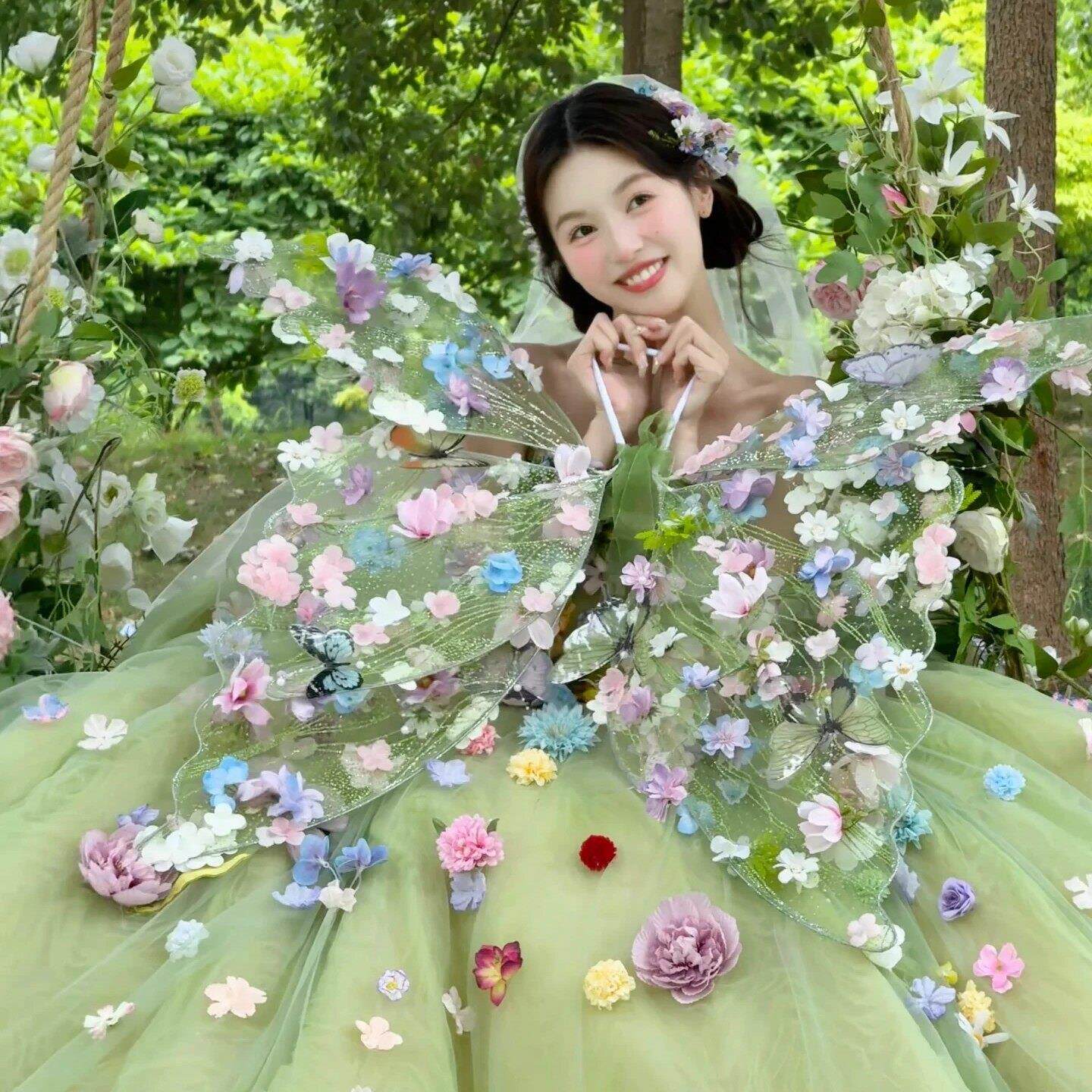 婚纱摄影道具彷真花蝴蝶翅膀氛围布置潮流店铺拍照打卡彷真手捧花