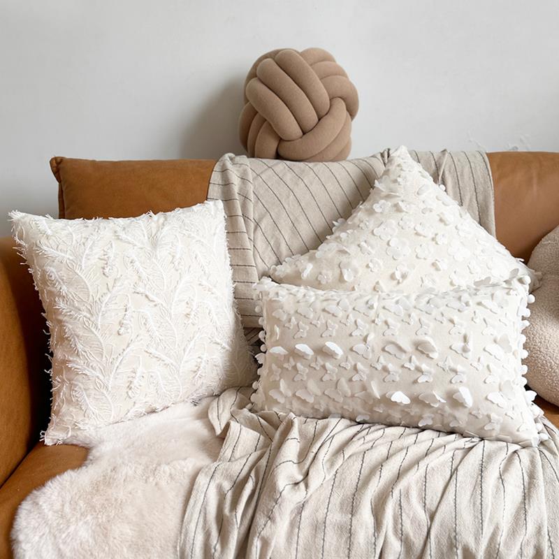 米白色立体蝴蝶结抱枕简约客厅沙发靠垫汽车护腰北欧床头靠枕含芯