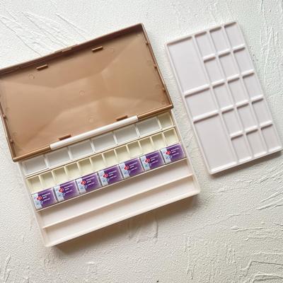 水彩颜料收纳盒塑料可拆卸调色盘白夜收纳盒便携卢卡斯可装30个RS