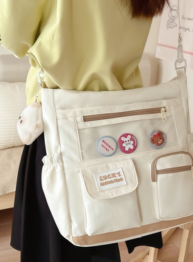 大容量补习袋学生党轻便大容量通勤补课包白色痛包校园风斜挎包女