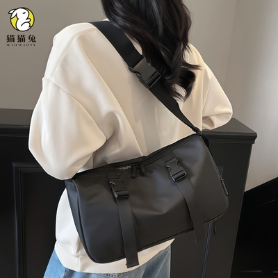 日常通勤百搭简约轻便黑色包包