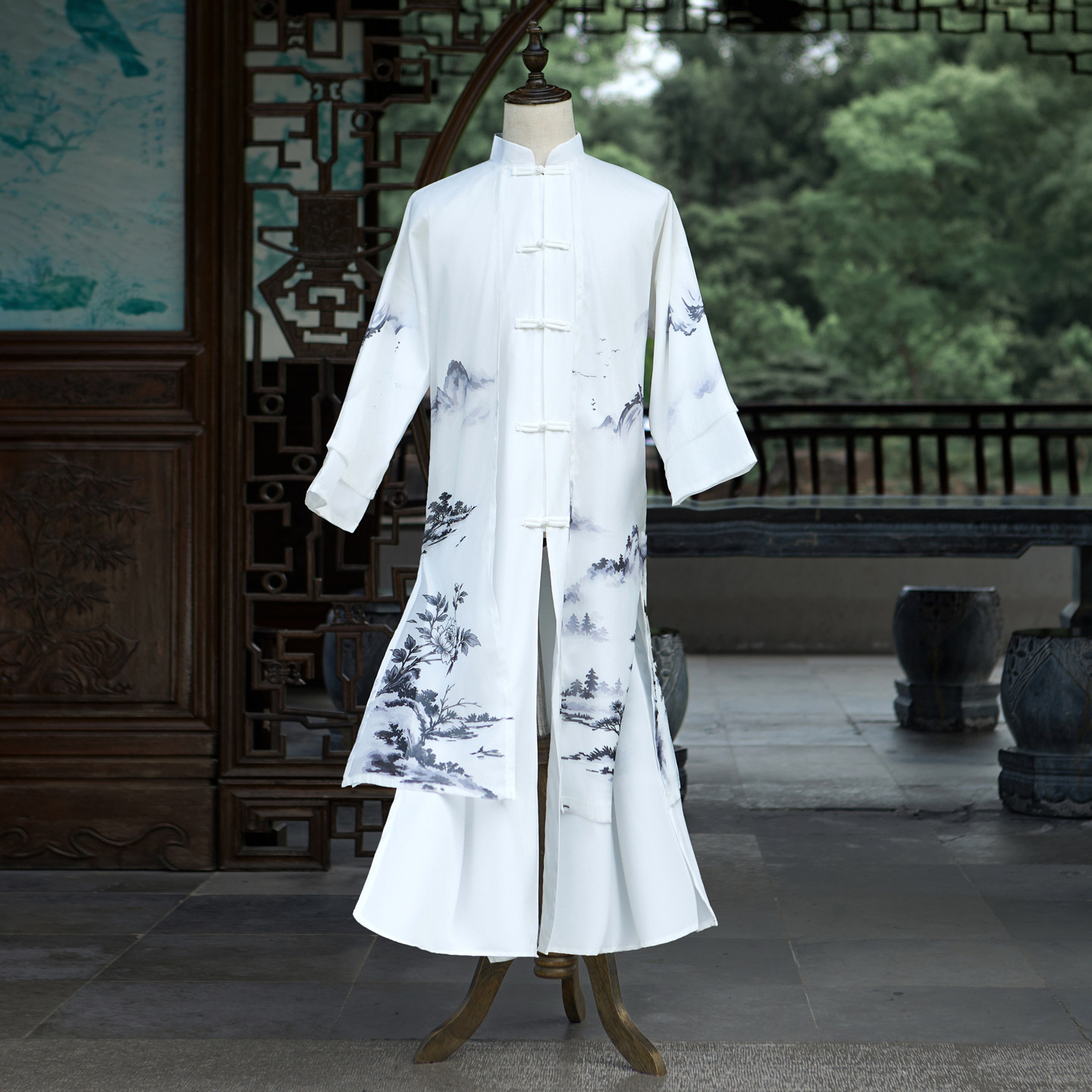 水墨竹叶太极服山水画渐变武术服