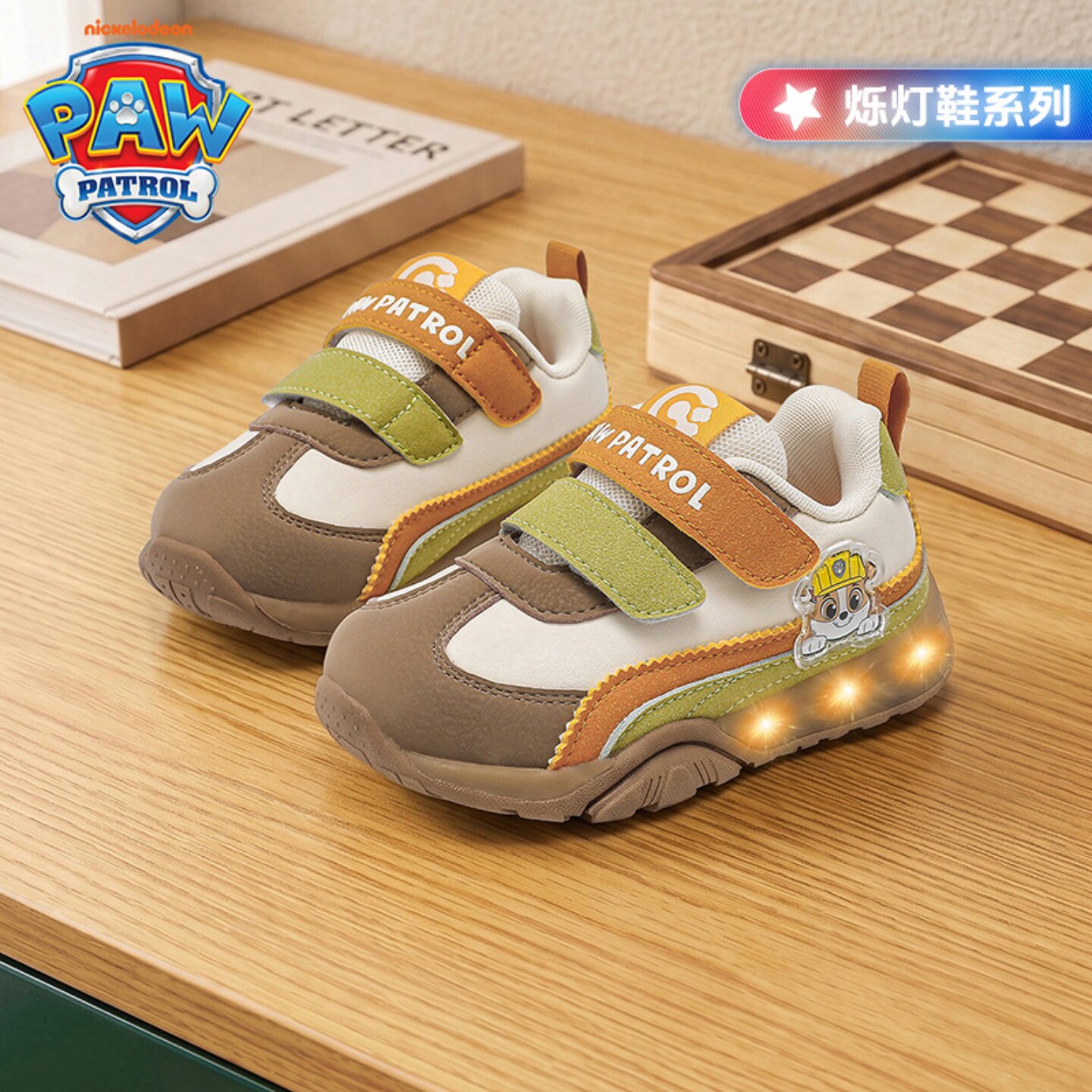 汪汪队皮面亮灯正品透气轻便学步