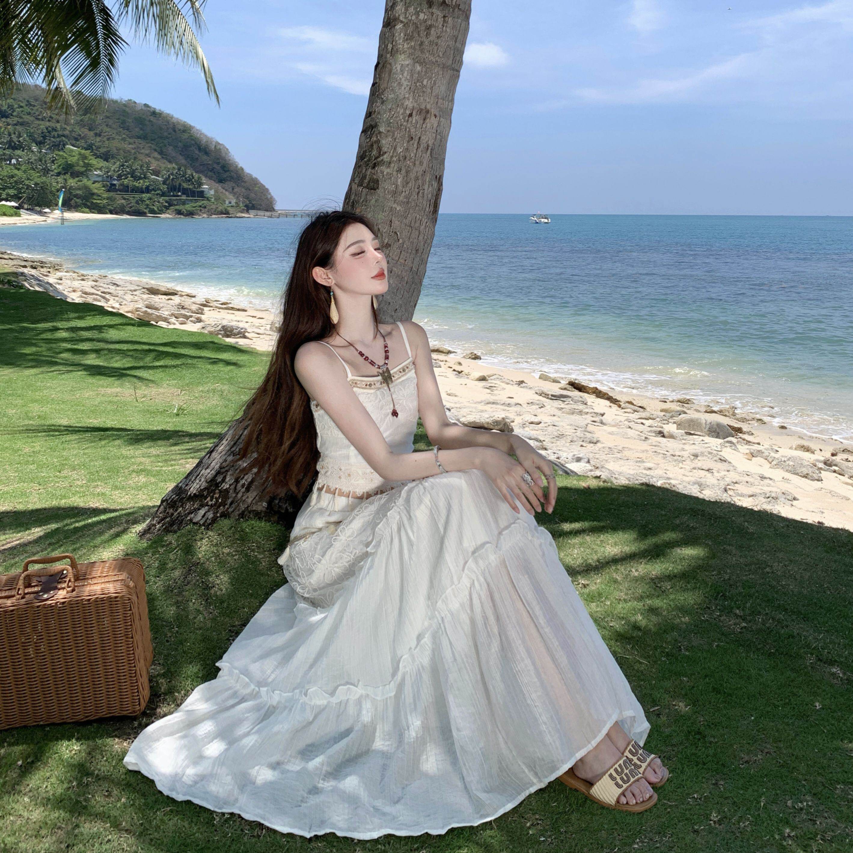 波西米亚复古连衣裙女夏海边度假风裙子云南丽江旅游穿搭吊带套装