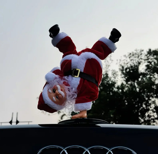 2025年新款 饰品摆件圣诞礼品 转倒立街舞圣诞老人小公仔圣诞装