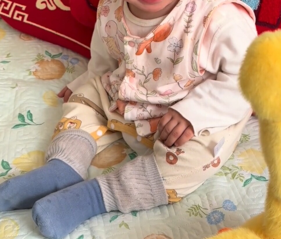 婴幼儿马甲春秋季6一12月宝宝纯棉双层棉布保暖a类秋装上衣背心女