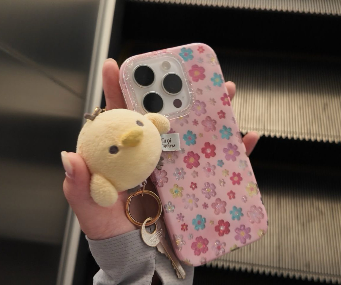彩色适用苹果17pro手机壳创意iPhone16/15女立体彩色春天温柔粉底闪粉花朵