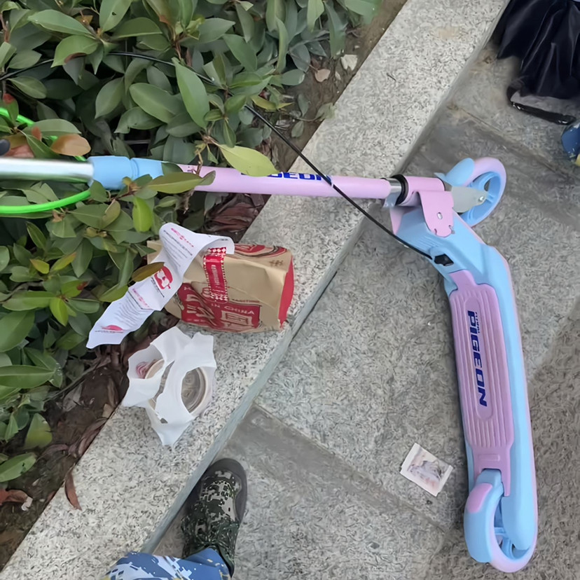 男女小孩两轮代步二轮可折叠滑板车儿童中大童5-8-10-12-18岁