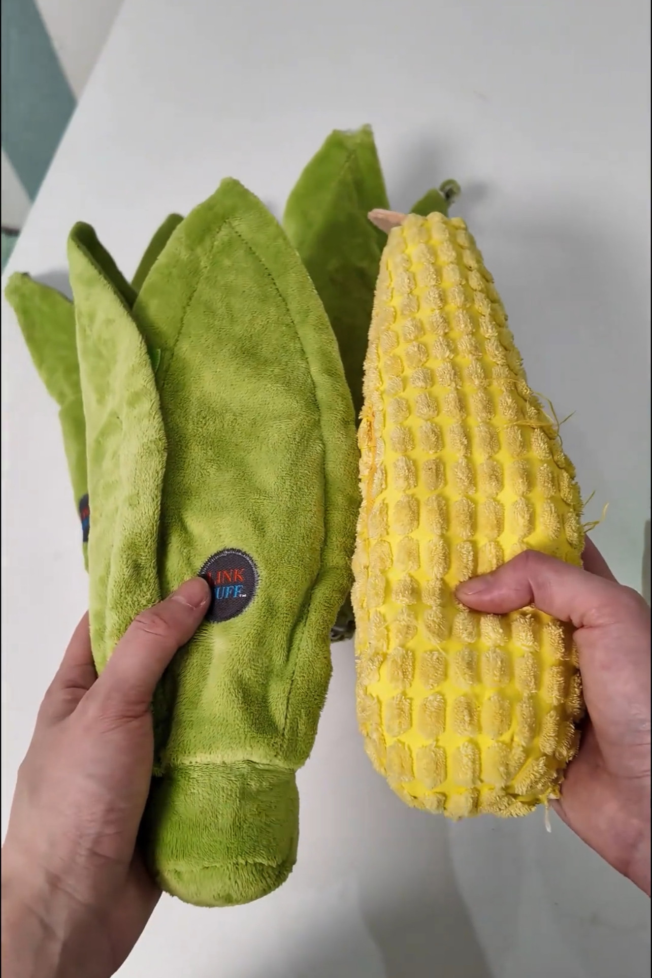 玉米狗狗玩具磨牙可藏零食耐咬响纸发声新款小狗中大型犬宠物玩具