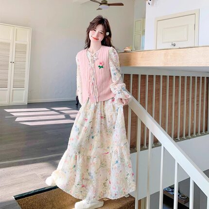 粉色提花连衣裙套装女春2025新款韩系甜美减龄针织花朵马甲两件套