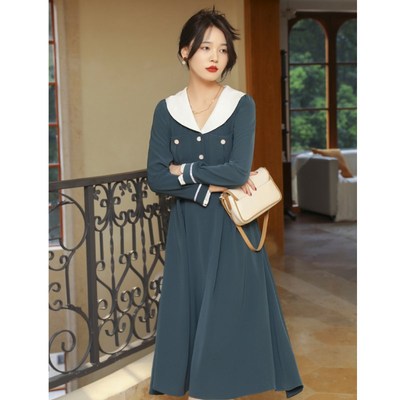 秋冬女2022年新款复古法式墨绿色海军领学院风收腰显瘦长袖连衣裙