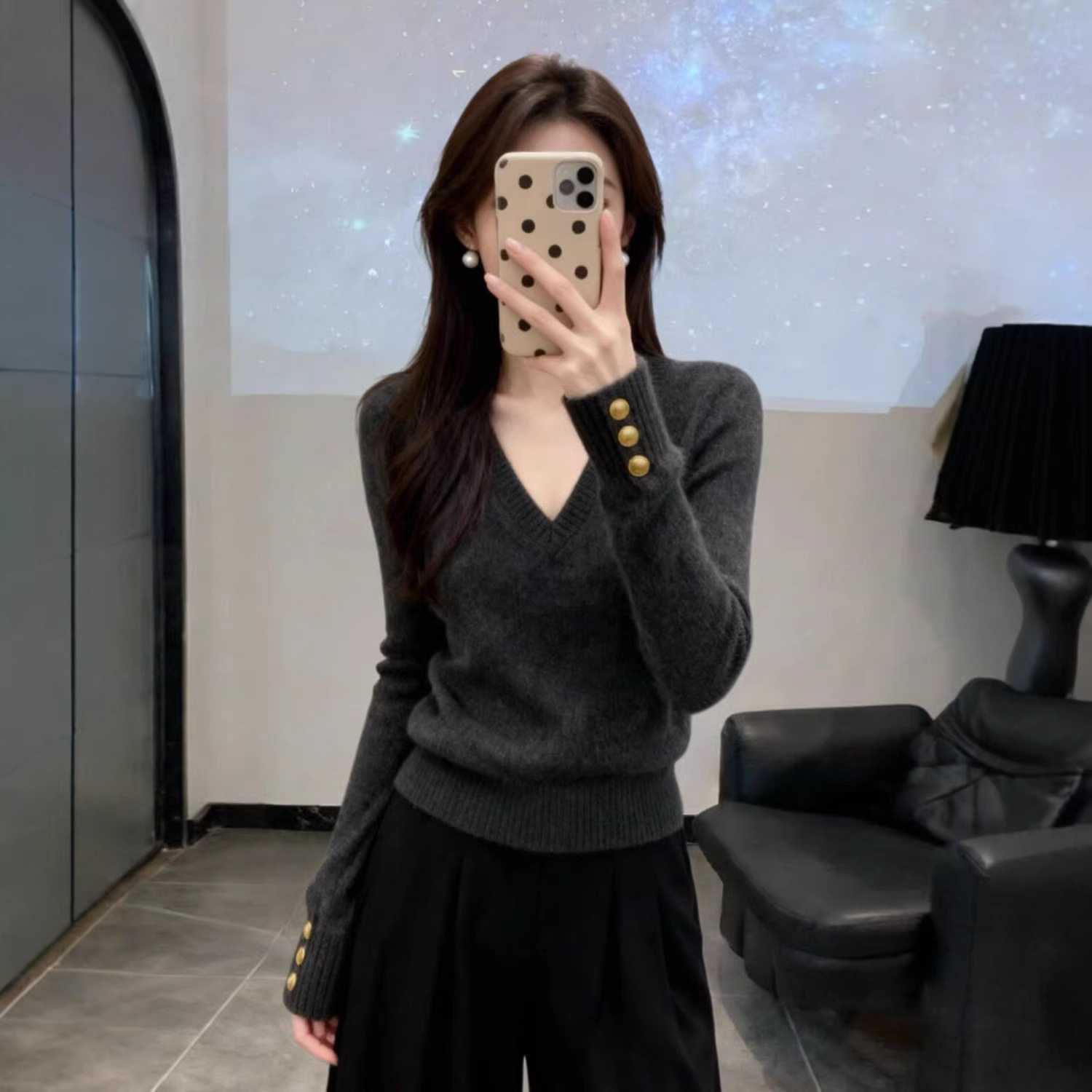 法式高级感灰色v领毛衣女秋2026新款可外穿内搭打底衫针织上衣