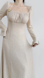 黑茉莉与甜酒 弄清影 厚款针织法式复古长袖方领修身连衣裙子秋冬